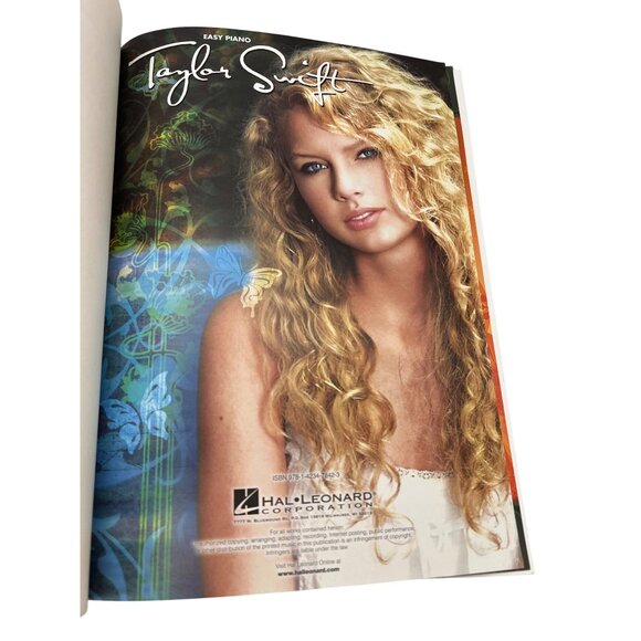 Taylor Swift Easy Piano Songbook Hal Leonard HL00307061, 79pp ISBN 9781423478423 - Picture 3 of 8